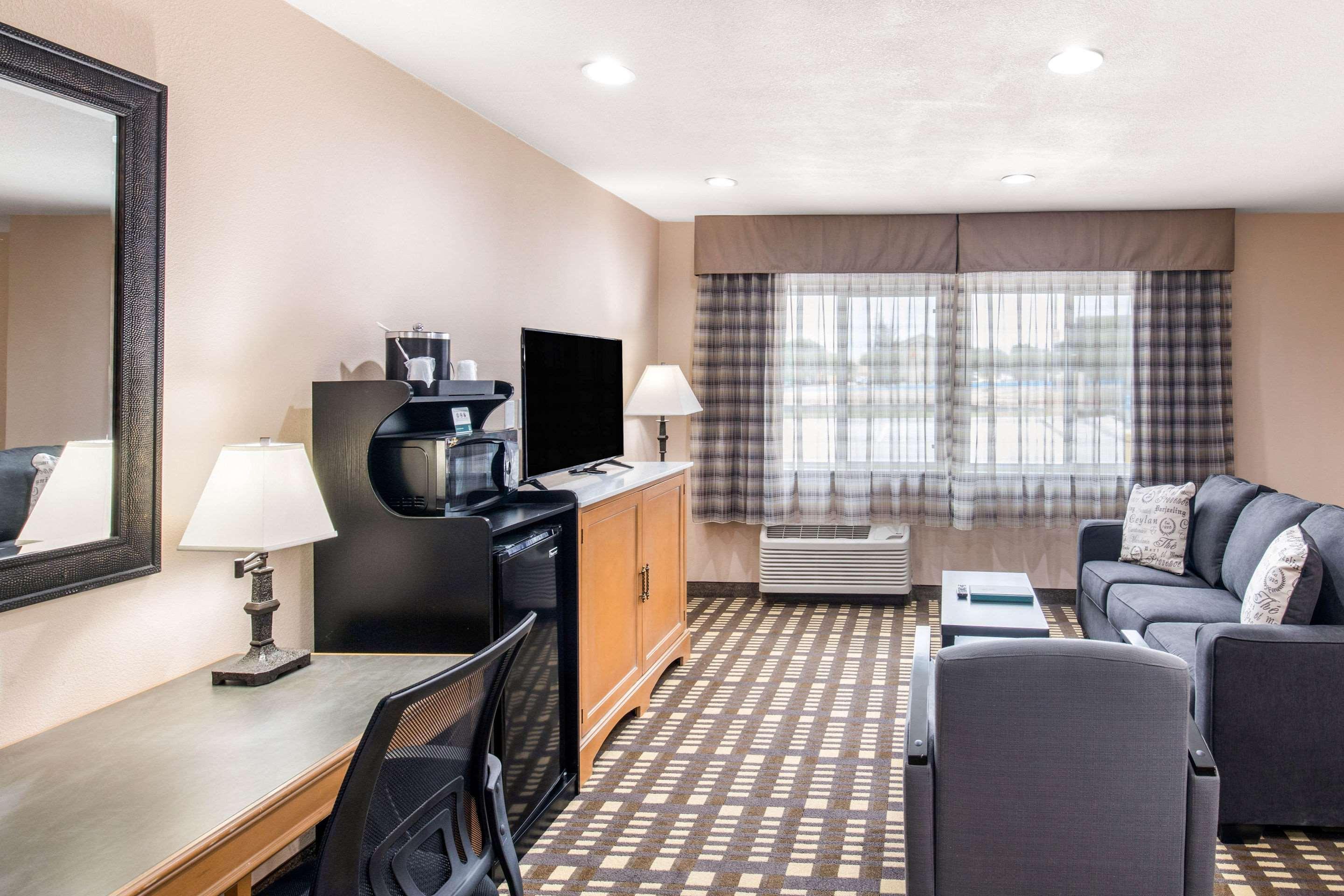 Quality Inn & Suites Plano East - Richardson Exteriér fotografie