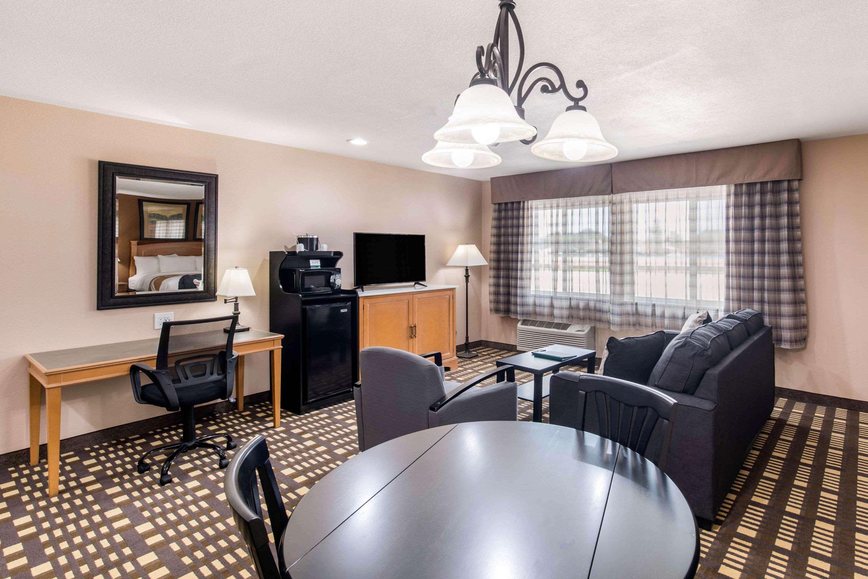 Quality Inn & Suites Plano East - Richardson Exteriér fotografie