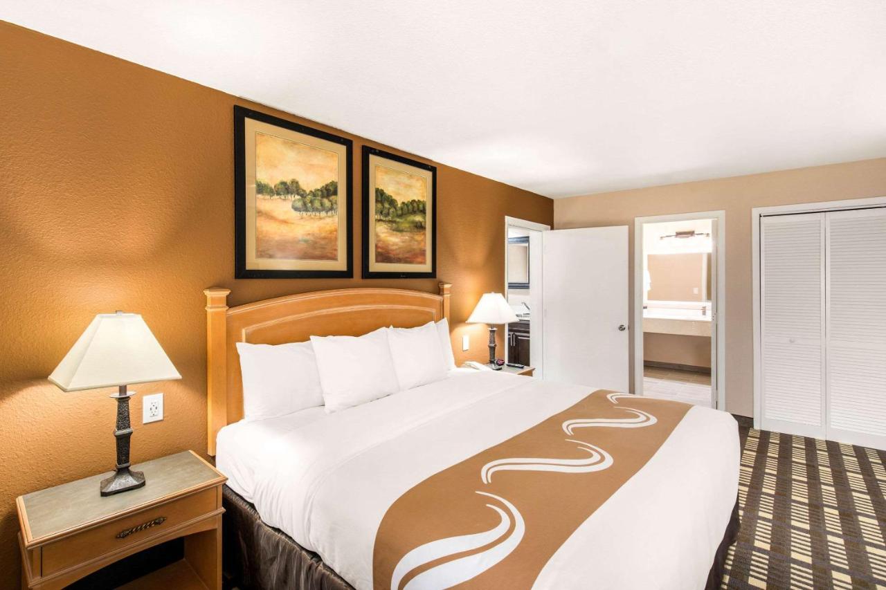 Quality Inn & Suites Plano East - Richardson Exteriér fotografie